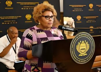 AMAPOLISA AQHUBE UGQOGQO EKHAYENI  LIKA-MAPISA-NQAKULA.