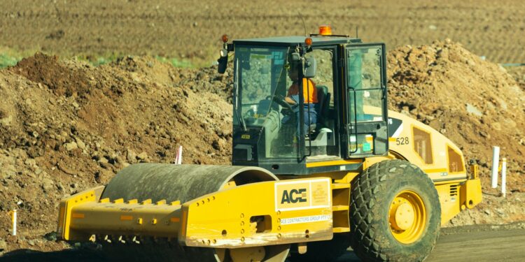 yellow and black heavy equipment