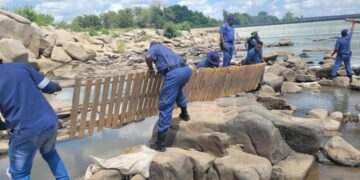 AMAPOLISA AQHUBE UGQOGQO KUMDA WELI ELIMPOMPO