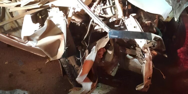 KUBHUBHE ABANTU ABASIXHENXE KWINGOZI KWAMAQOMA.