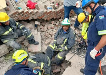 Lusaqhuba uhlangulo lwamaxhoba adilikelwe sisakhiwo eGeorge