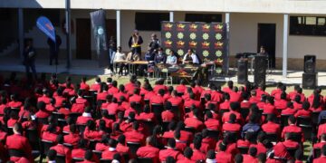 Okhetshe balumnkisa ulutsha ngeziganeko zokuthutyeleziswa kwabantu.