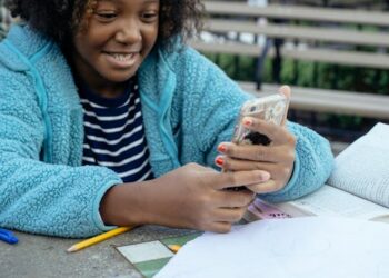 ENGLISH | Google Launches School Time to Manage Kids’ Screen Time