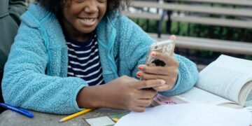 ENGLISH | Google Launches School Time to Manage Kids’ Screen Time