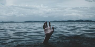 a person drowns underwater