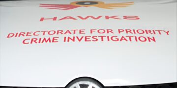 Kubanjwe amadoda amane ngokubulawa kwepolisa emva kophango.