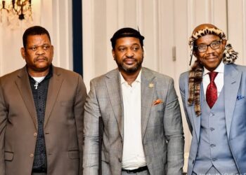 UKumkani UMisuzulu KaZwelithini Uqinise Ulawulo Ngokuchonga Iinkokeli Eziphambili