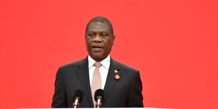 IPhalamente ihlawulise uMashatile emva kokungakhankanyi isipho ‘sedayimani’