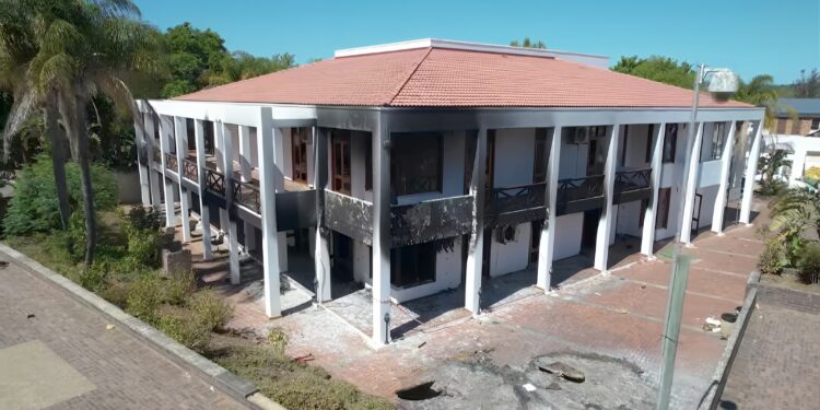 Kwandiswe amapolisa ukuqinisekisa uzinzo kwaNokholeji