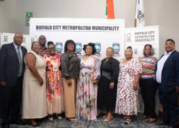 UFaku Ubhengeze uhlengahlengiso kwiKomiti yoLawulo eBuffalo City.