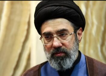 UNyana uxhuzula imikhala emva kokubulawa kukaYise e-Iran.