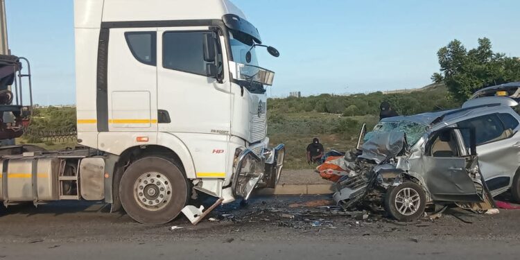 Abantu Abasixhenxe Baphulukene Nobomi babo Kwingozi eGqeberha