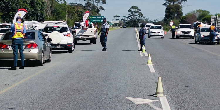 Kidds Beach Police Intensify Safety Campaign with R72 Roadblocks